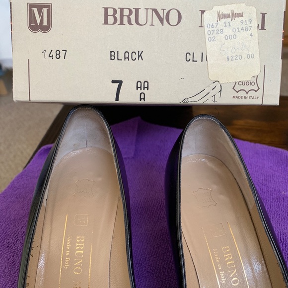 Vintage Bruno Magli Heels Bl patent/ Gold  7A/AA - Picture 7 of 7